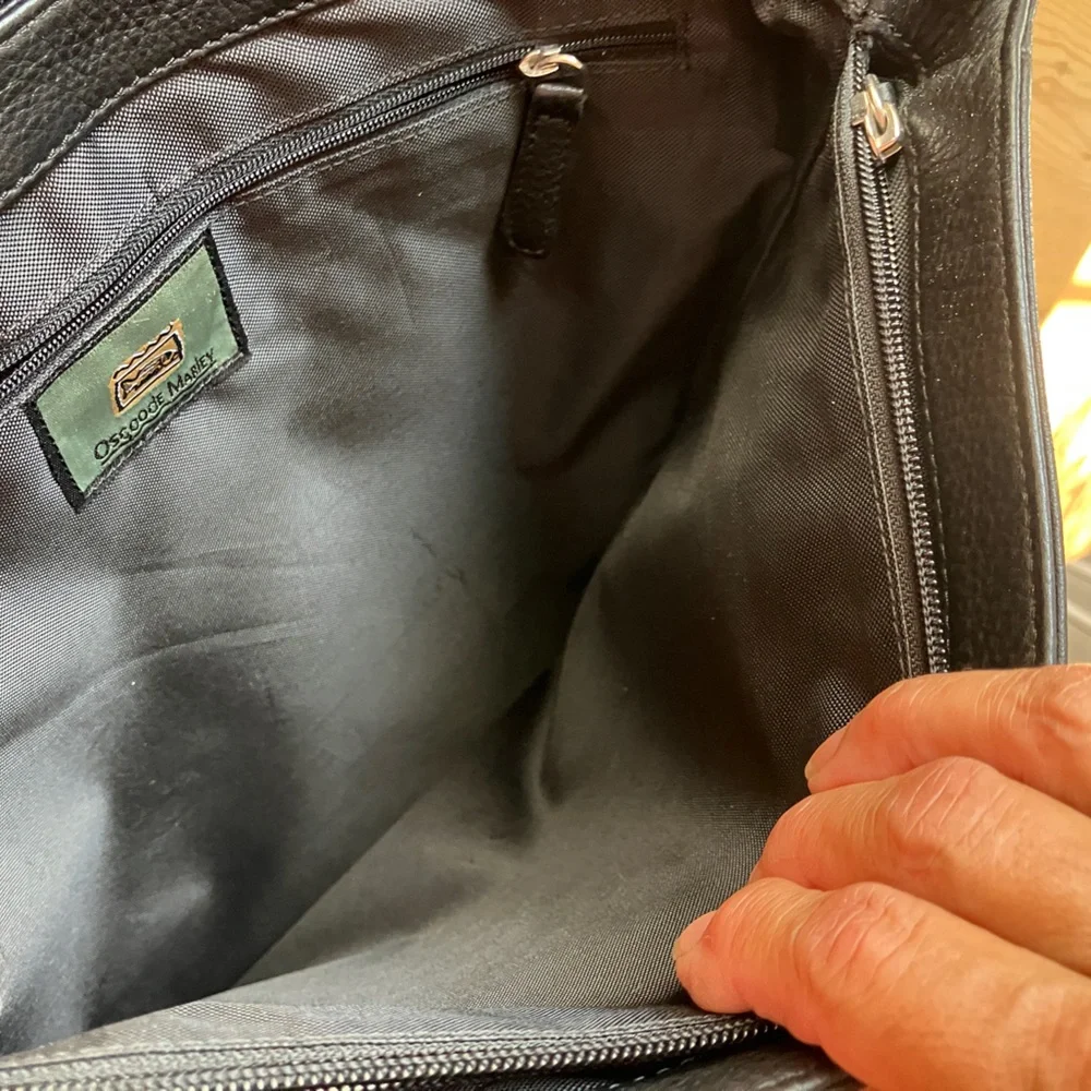 Osgoode Marley Black Leather Vertical Crossbody Messenger Computer Commuter Bag